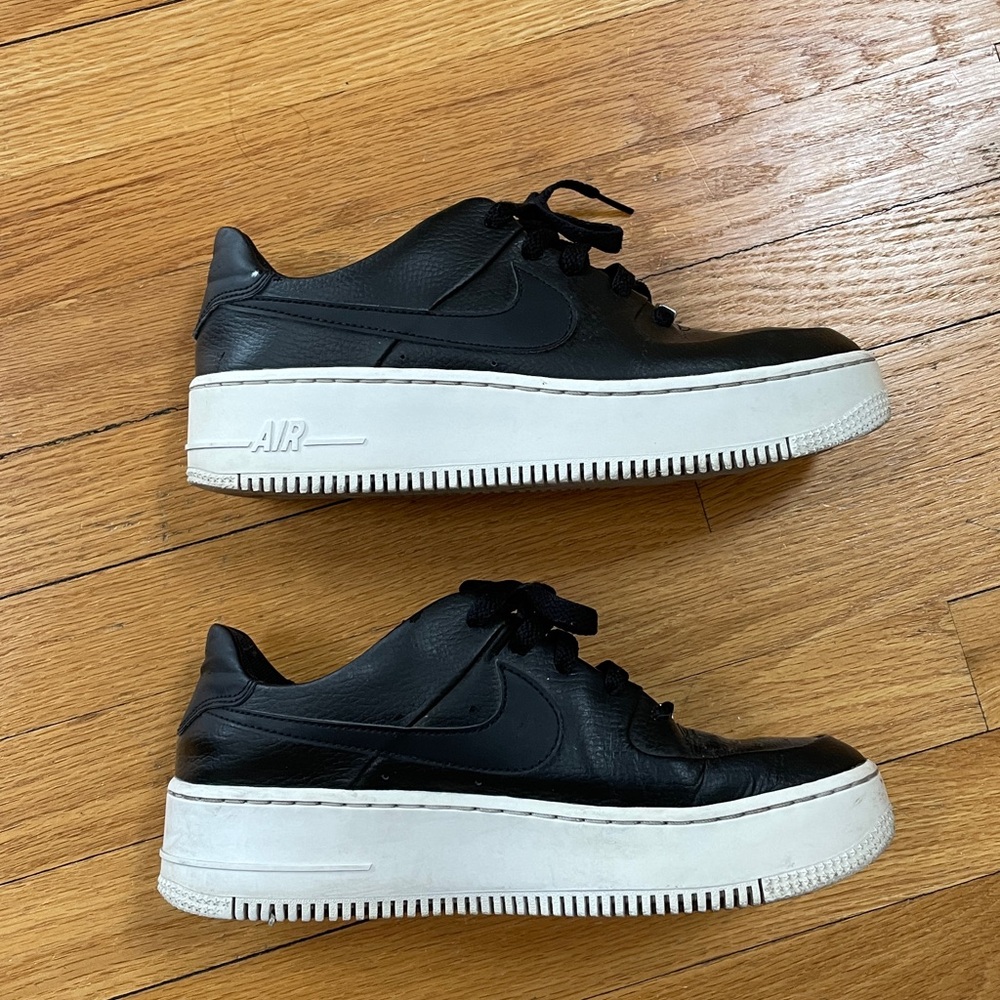 Nike Black Leather Women's Low-Top Sneakers with White Soles - Picture 3 of 5